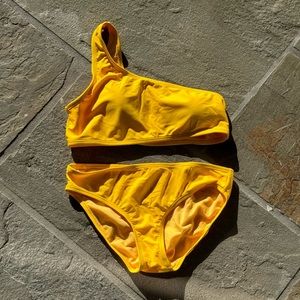 ☀️EUC BeAuTiFuL swimsuit☀️